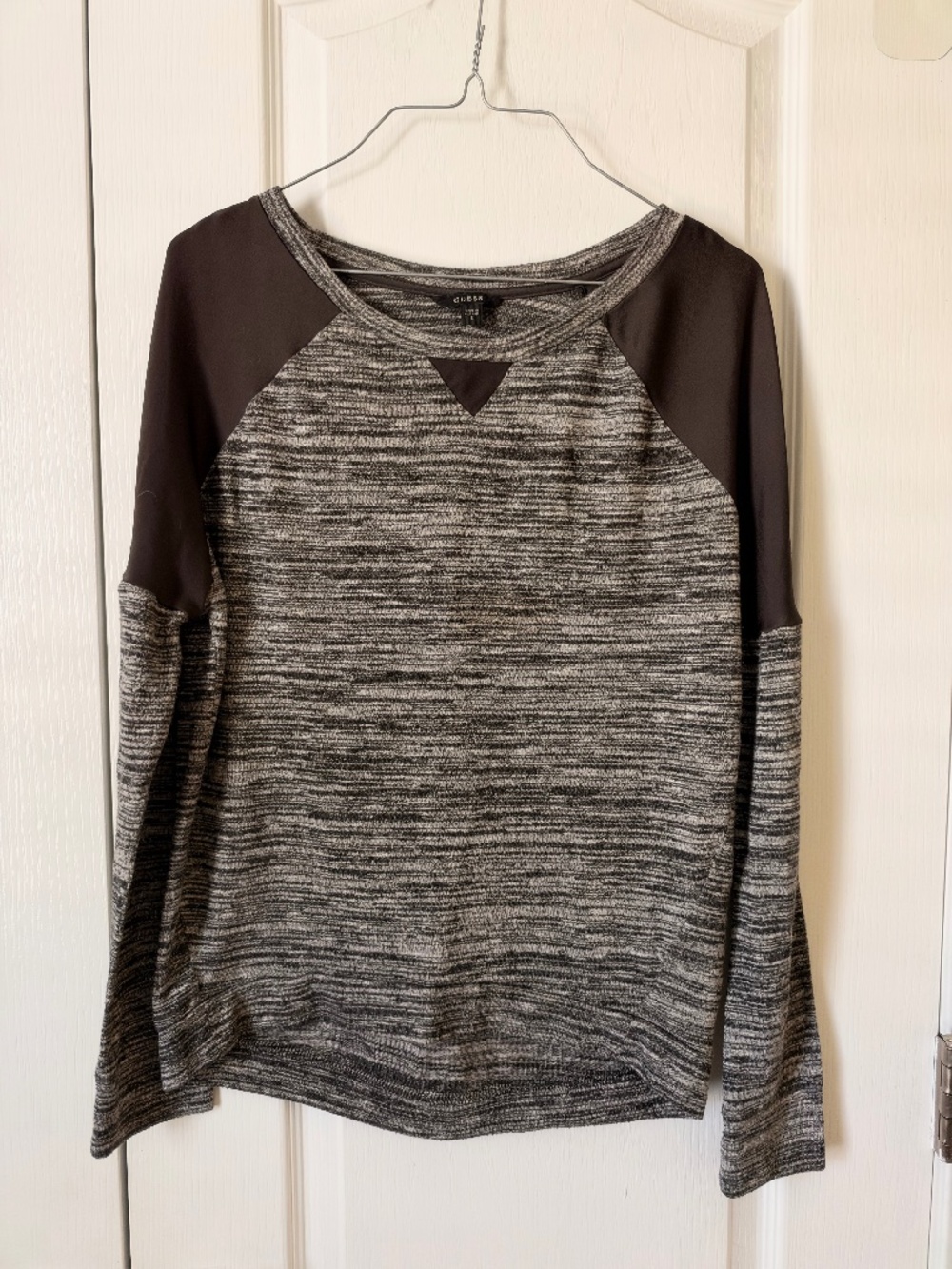 Guess Long Sleeve T-SHIRT Size S